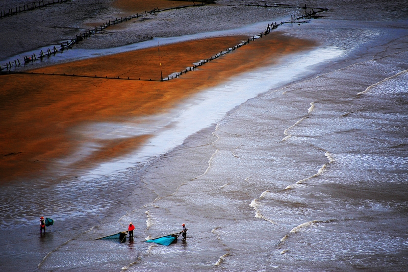 343 - THREE FISHERMAN - ADIJUWONO SLAMET - indonesia.jpg